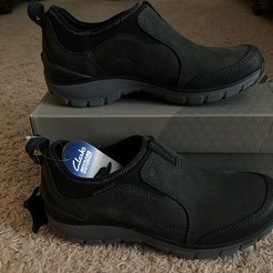 NIB Clarks Black Wave Slide